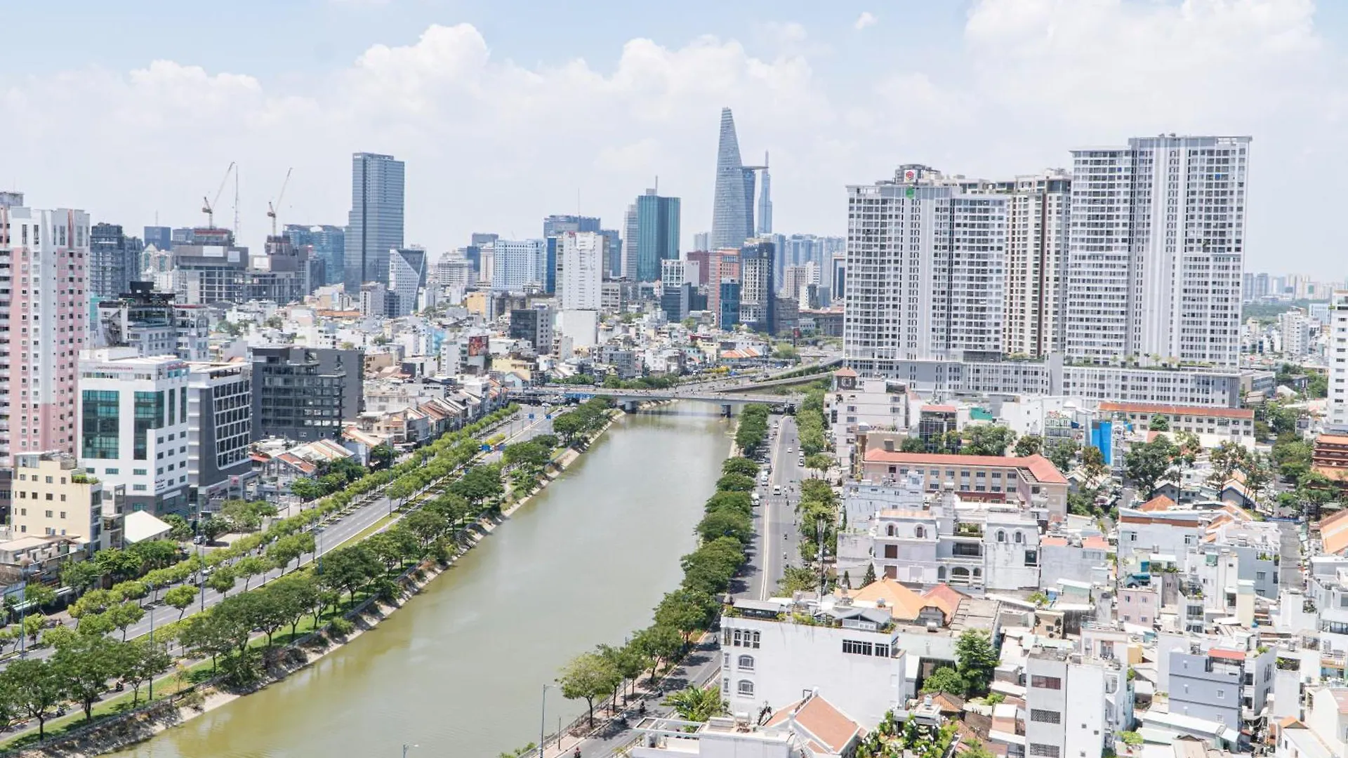 Le Places The Grand Riverside Saigon Apartment Ho Chi Minh City