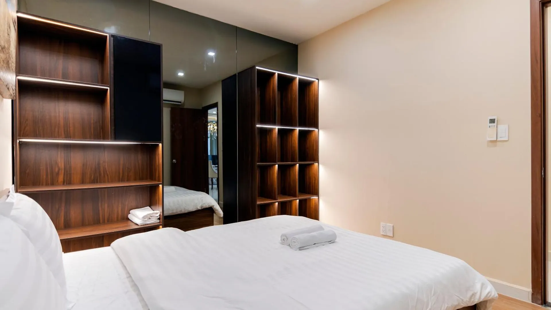 Le Places The Grand Riverside Saigon Apartment Ho Chi Minh City Vietnam