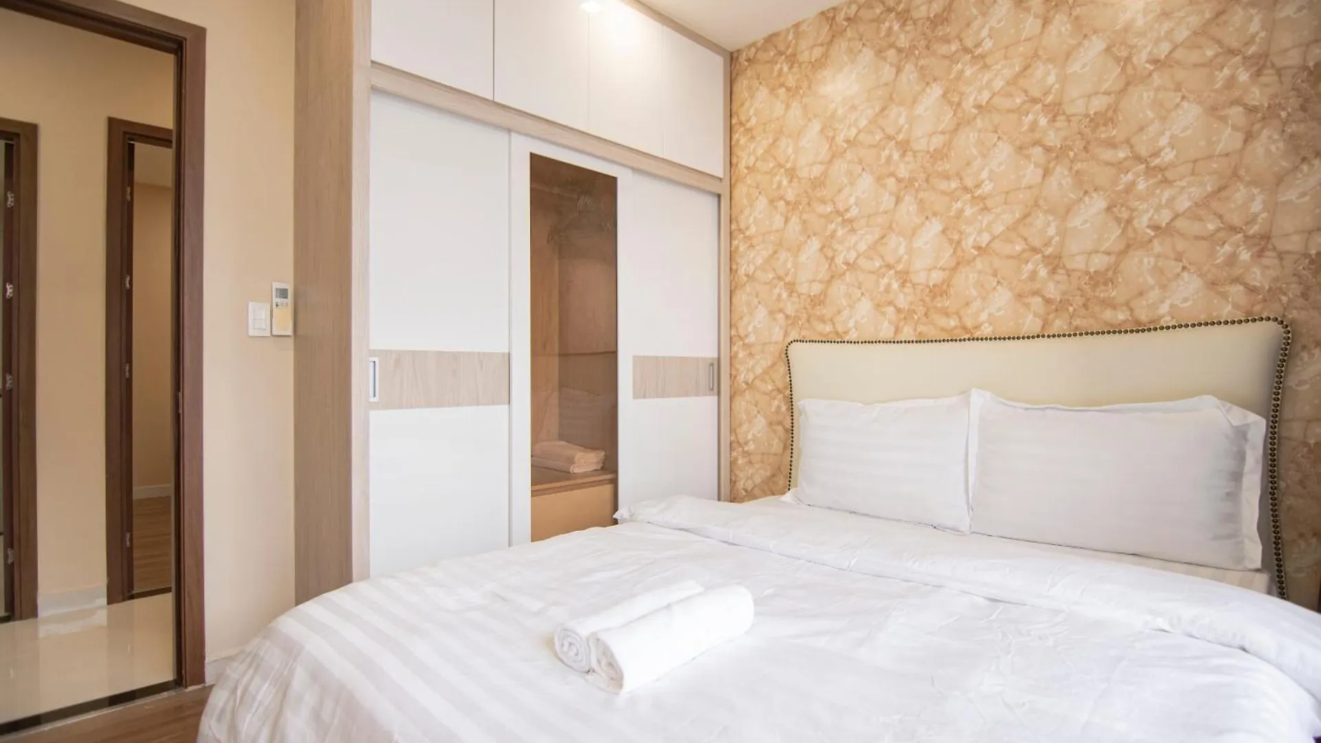 Le Places The Grand Riverside Saigon Apartment Ho Chi Minh City